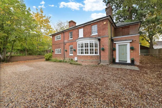 Milton Road, Wokingham, RG40, photo 1