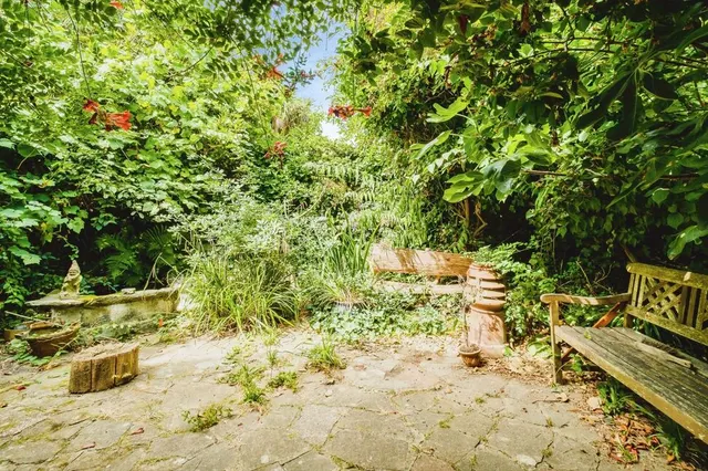Photo 3 — Sackville Gardens, Hove, East Sussex, BN3