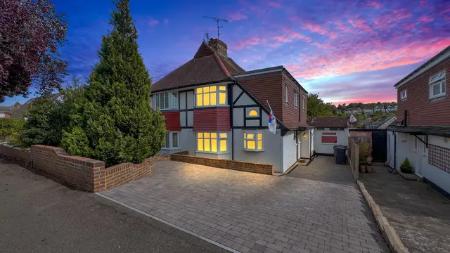 Coulsdon, Surrey, photo 1
