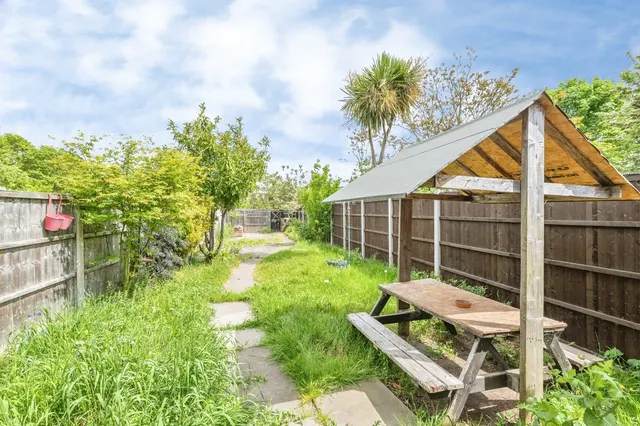 Photo 2 — Grovelands Way, Grays, Essex, RM17