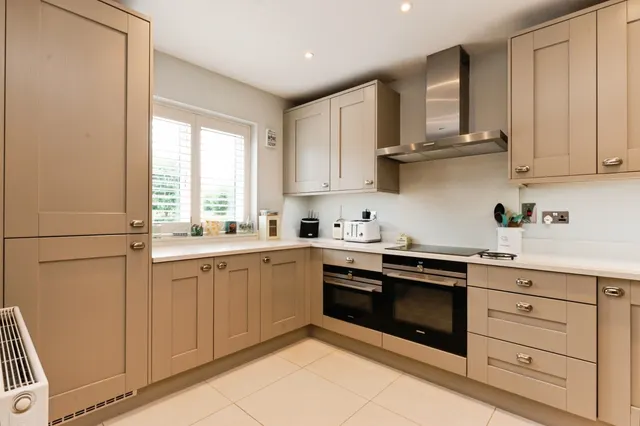 Oaks Lane, Great Bookham, KT23, photo 2