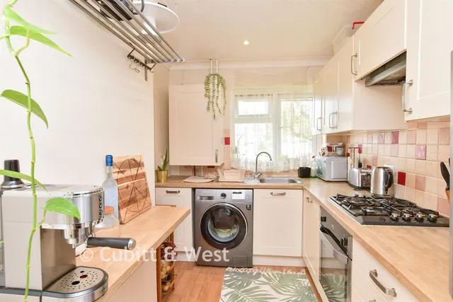 Glynde Avenue, Saltdean, BN2, photo 3