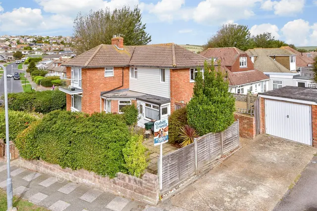 Glynde Avenue, Saltdean, BN2, photo 1