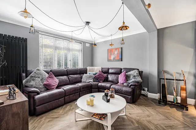 Albert Drive, Woking, GU21, photo 3