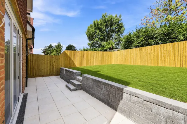 Morton Road, East Grinstead, RH19, photo 3