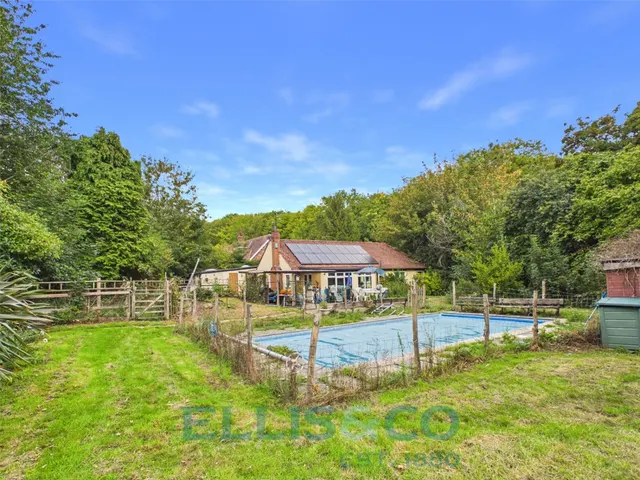 Gover Hill, Roughway, TN11, photo 1