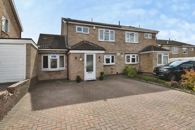 Woburn Close, Wigston, photo 1