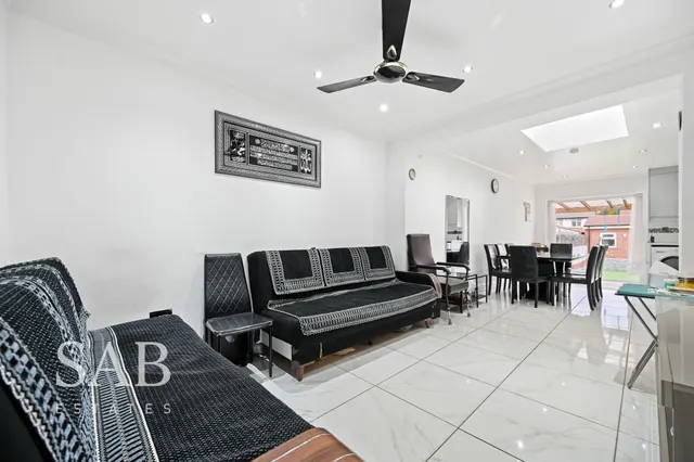 Allenby Road, Southall, UB1, photo 2