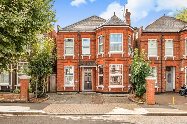 Anson Road, London, NW2, photo 2