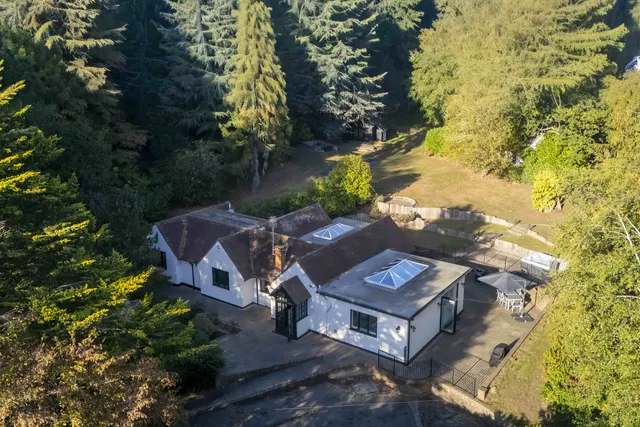 3 bedroom house, Weald Road, Brentwood, CM14