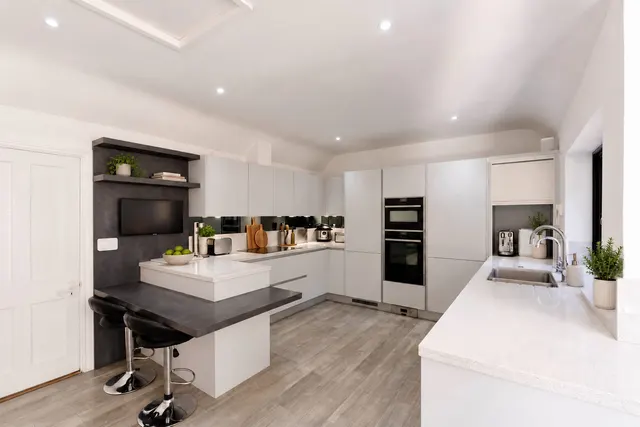 Weald Road, Brentwood, CM14, photo 2