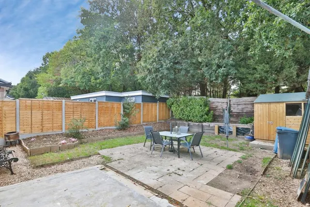 Keighley Avenue, Broadstone, BH18, photo 2
