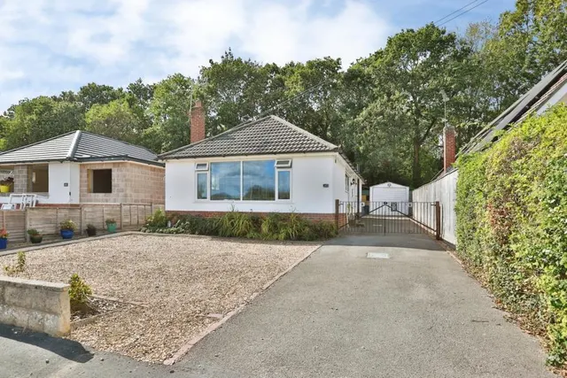 Keighley Avenue, Broadstone, BH18, photo 1