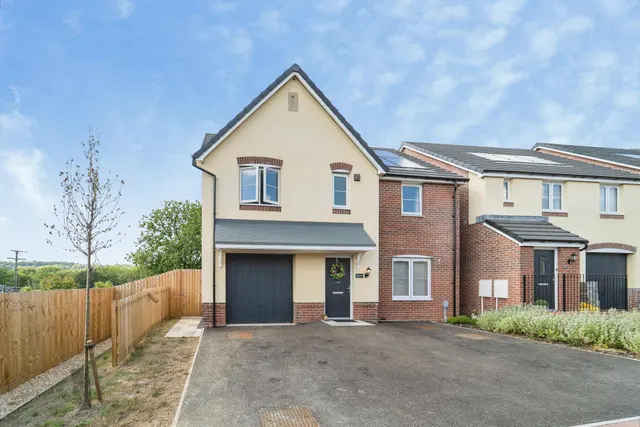 Maes Yr Ysgol, Ystradgynlais, SA9, photo 1