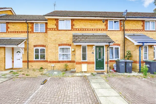 Larkspur Gardens, Luton, Bedfordshire, LU4, photo 1