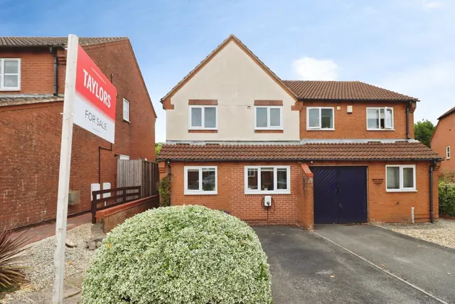 Lapwing Close, Bradley Stoke, Bristol, BS32, photo 1