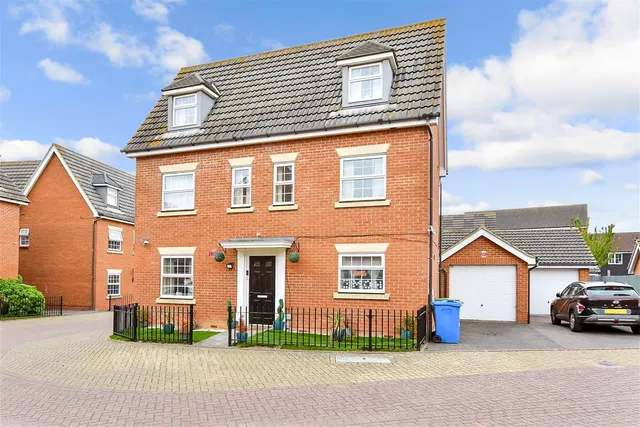 Trona Court, Sittingbourne, ME10, photo 1