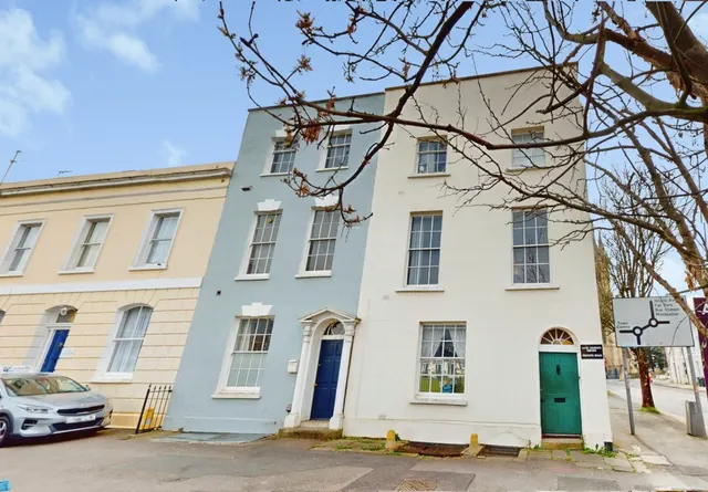 St Georges Square, Cheltenham, Gloucestershire, photo 1
