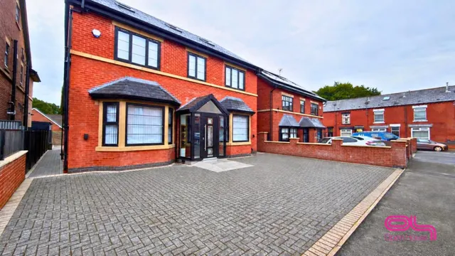 Pine Street, Bolton, BL1, photo 2