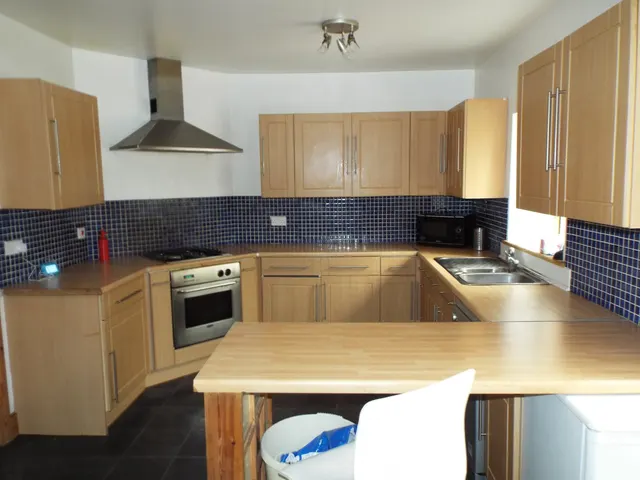 Broadlands Road, Highfield, SO17, photo 2
