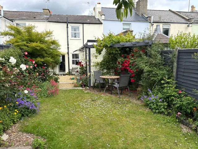 Photo 2 — Naunton Crescent, Gloucestershire, Leckhampton, GL53 7BE