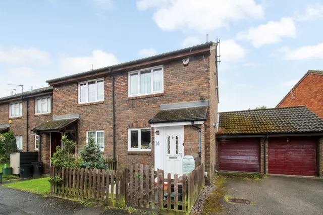 Aldenham Drive, Uxbridge, UB8, photo 1