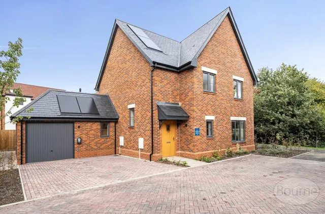 Brookwood Road, Petersfield, GU31, photo 1