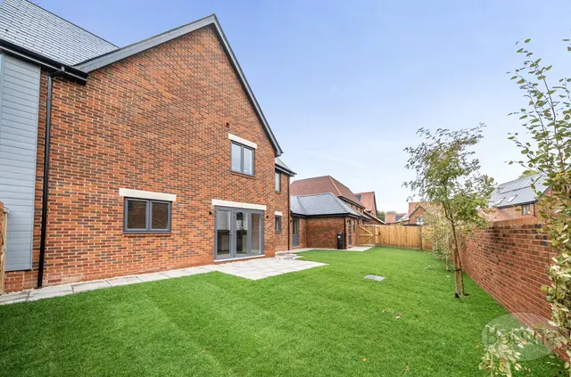 Brookwood Road, Petersfield, GU31, photo 3