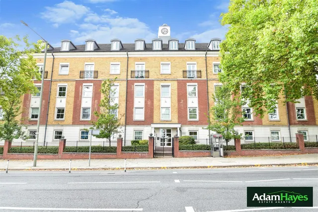 High Road, North Finchley, N12, photo 1
