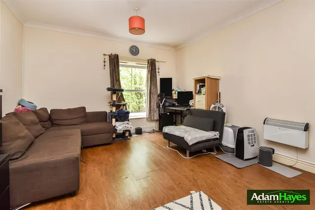 High Road, North Finchley, N12, photo 2