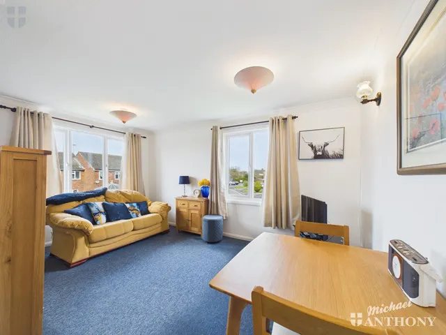 Chequers Court, Aylesbury, HP21, photo 2