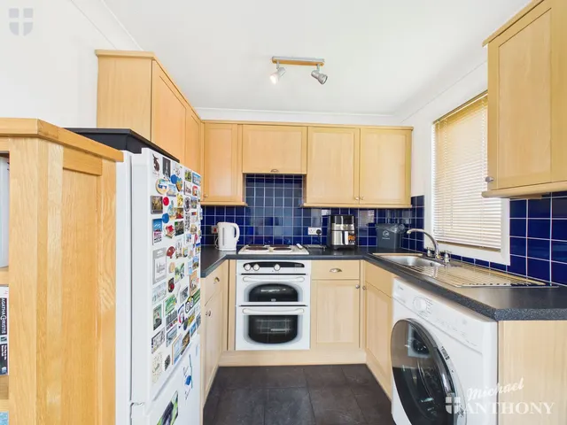 Chequers Court, Aylesbury, HP21, photo 3