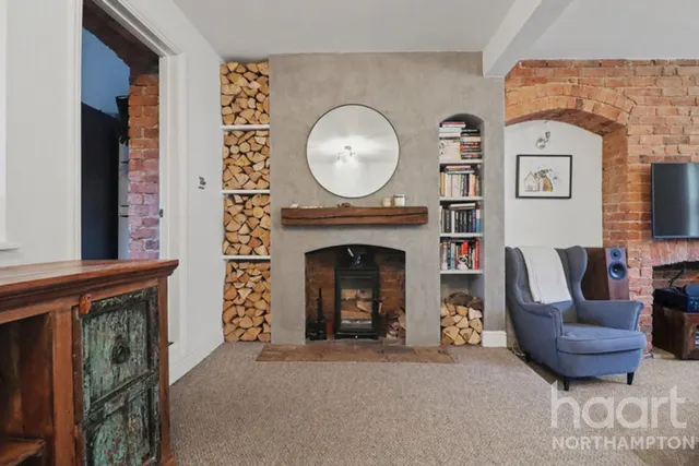 High Street, Higham Ferrers, NN10, photo 2