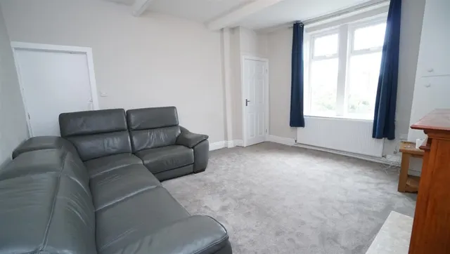Victoria Road, Eccleshill, photo 3