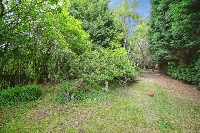 Photo 2 — Glenfield Close, Outwell, WISBECH