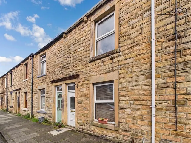 Gregson Road, Period terrace living with two reception rooms, LA1, photo 1