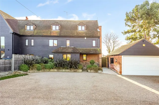 Drift Road, Windsor, SL4, photo 1