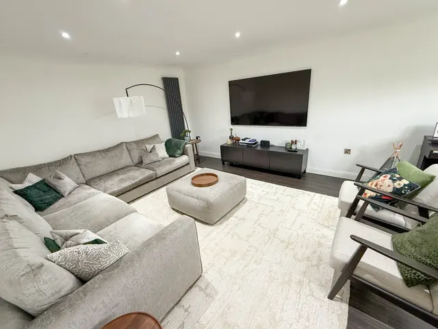 Wellsfield, Bushey, WD23, photo 2
