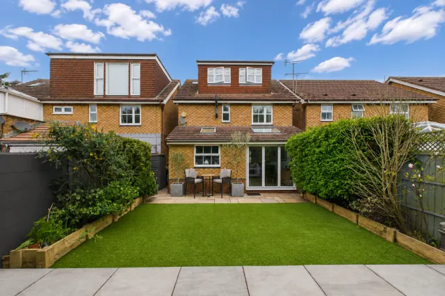 Hadland Close, Bovingdon Hemel Hempstead, HP3, photo 1