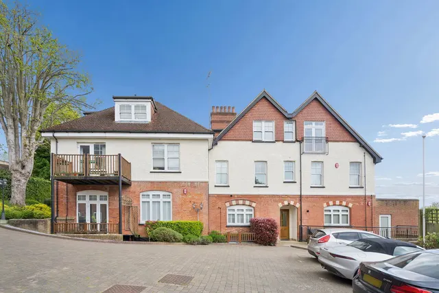 Betjeman Gardens, Chorleywood, WD3, photo 1