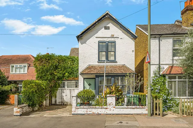 Hurst Road, West Molesey, KT8, photo 1
