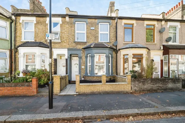 Dersingham Avenue, Manor Park, London, E12, photo 1
