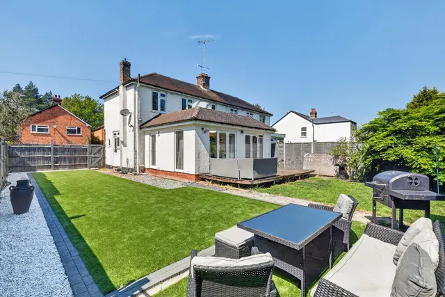 Common Lane, New Haw KT15 3LL, photo 1