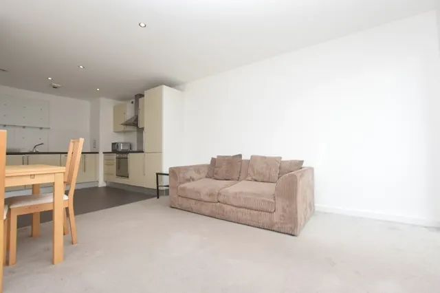 Photo 3 — Draymans Court, 211 Ecclesall Road, Sheffield, S11 8LH
