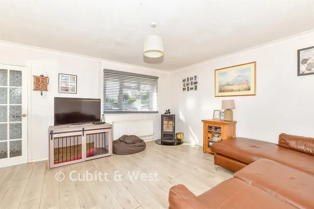 Springfield Close, Lavant, PO18, photo 2