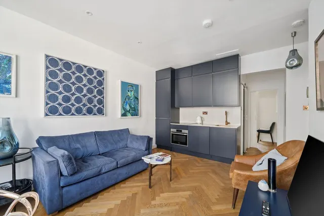 Finborough Road, London, SW10, photo 2