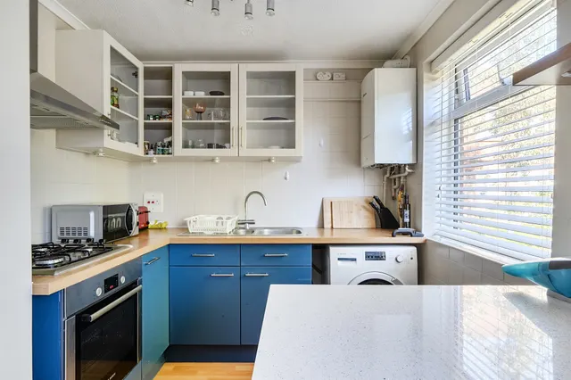 Yew Tree Close, Beaconsfield, HP9, photo 2