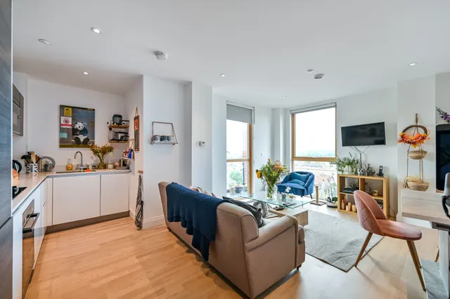 Photo 2 — Flat 59, New Malden House