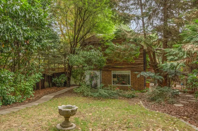 Castleleigh Court, Enfield, EN2, photo 2