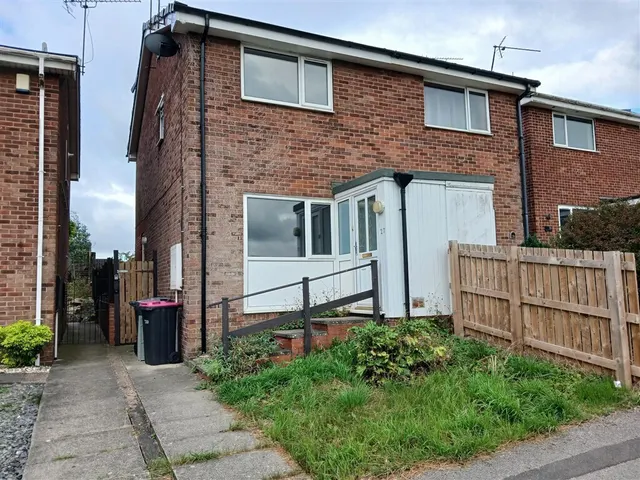 Dale Hill Road, Maltby, S66, photo 1